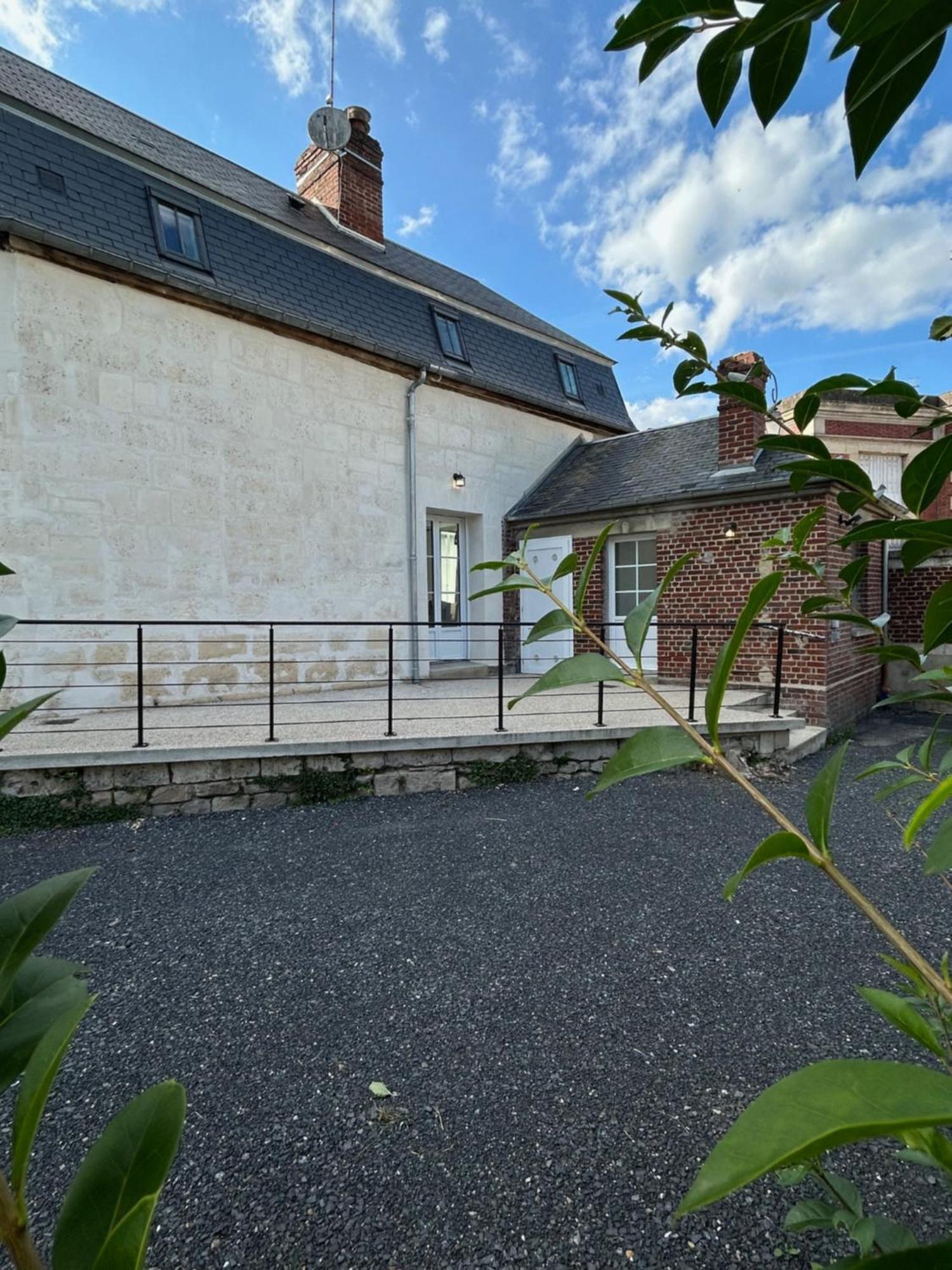 Maison 2 Chambres Avec Parking Et Jardin Нуайон Экстерьер фото
